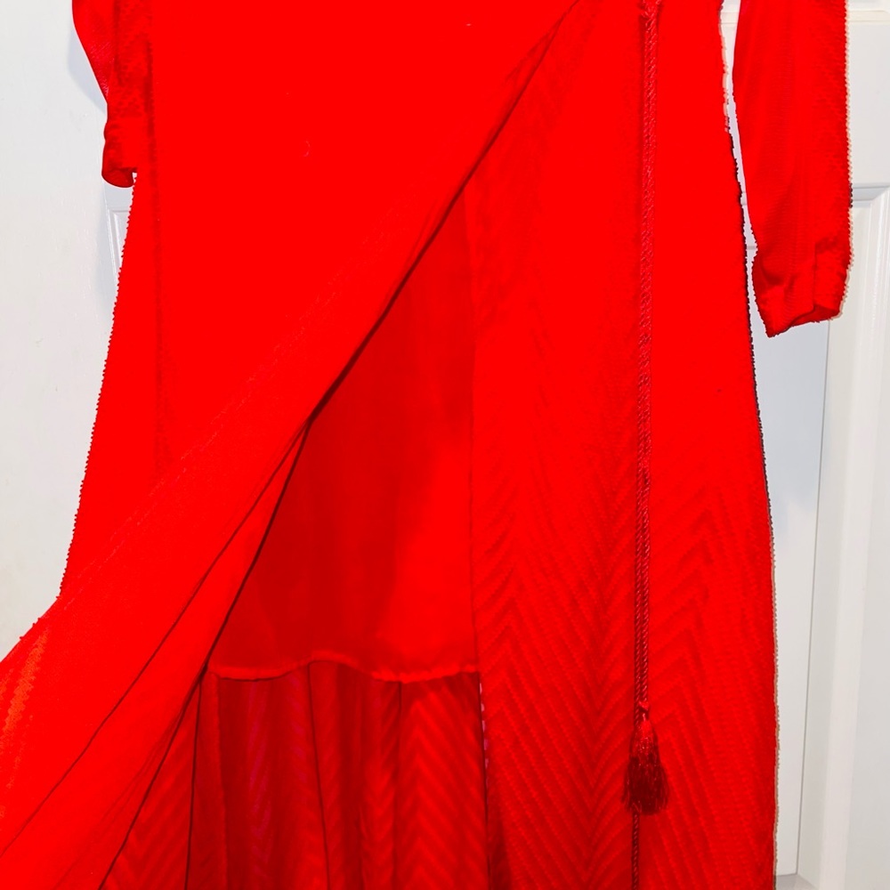 ๐ H&M long sleeve maxi red dress ๐ - Picture 5 of 10